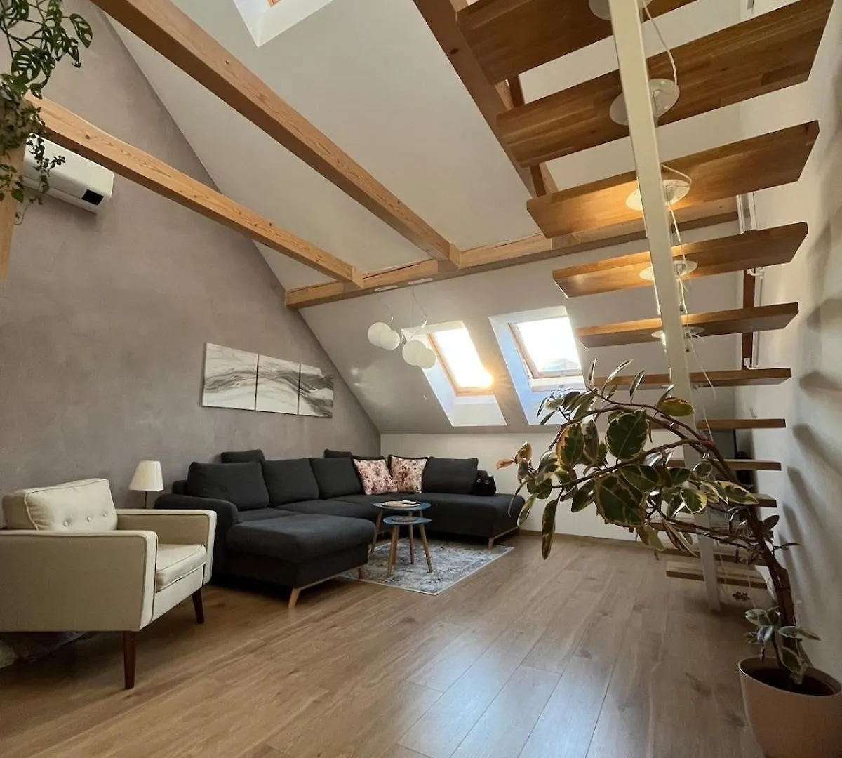 Chic & Design Maisonette For Your City Getaway Apartment Prague
