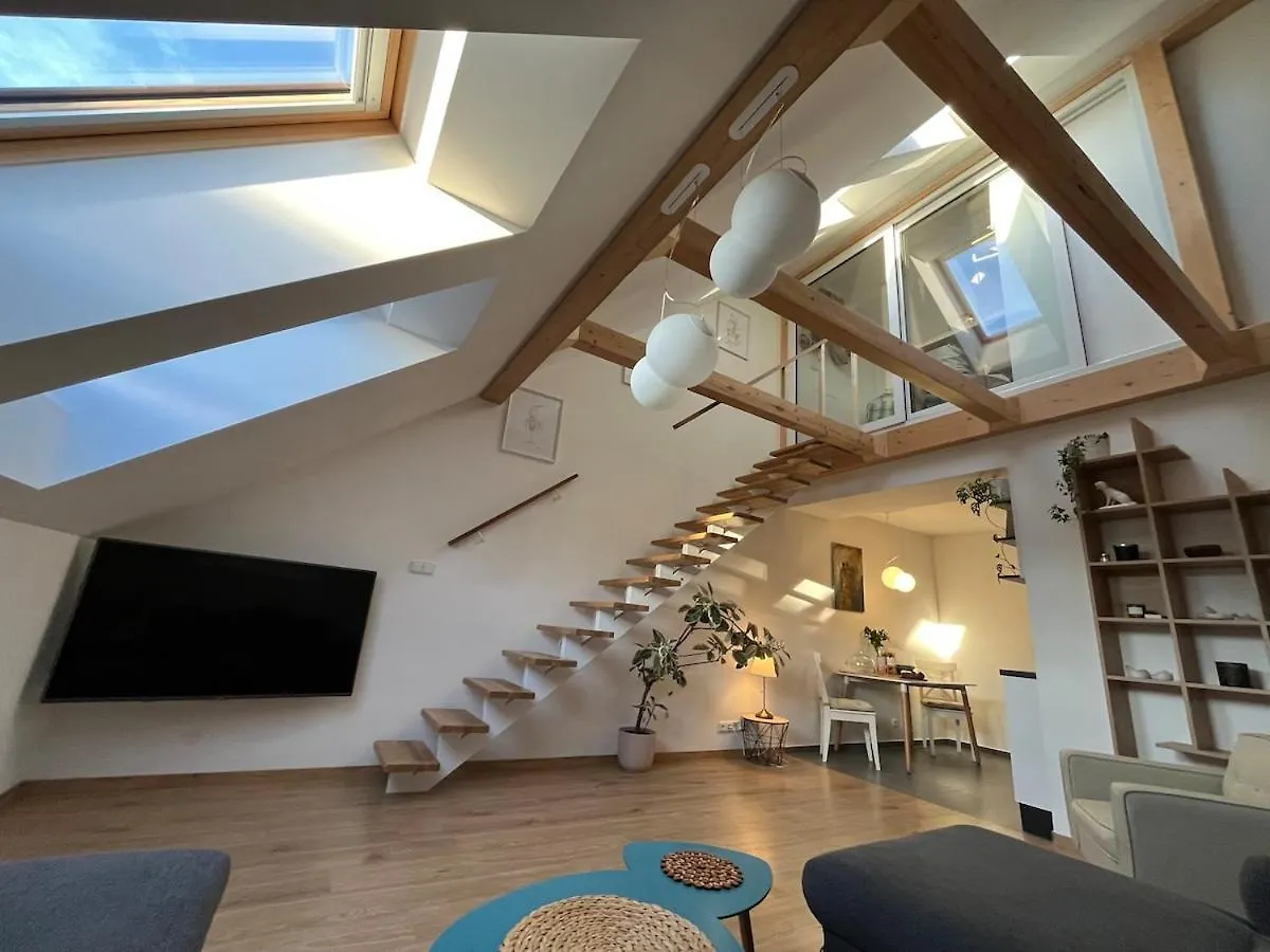 Chic & Design Maisonette For Your City Getaway Apartment Prague